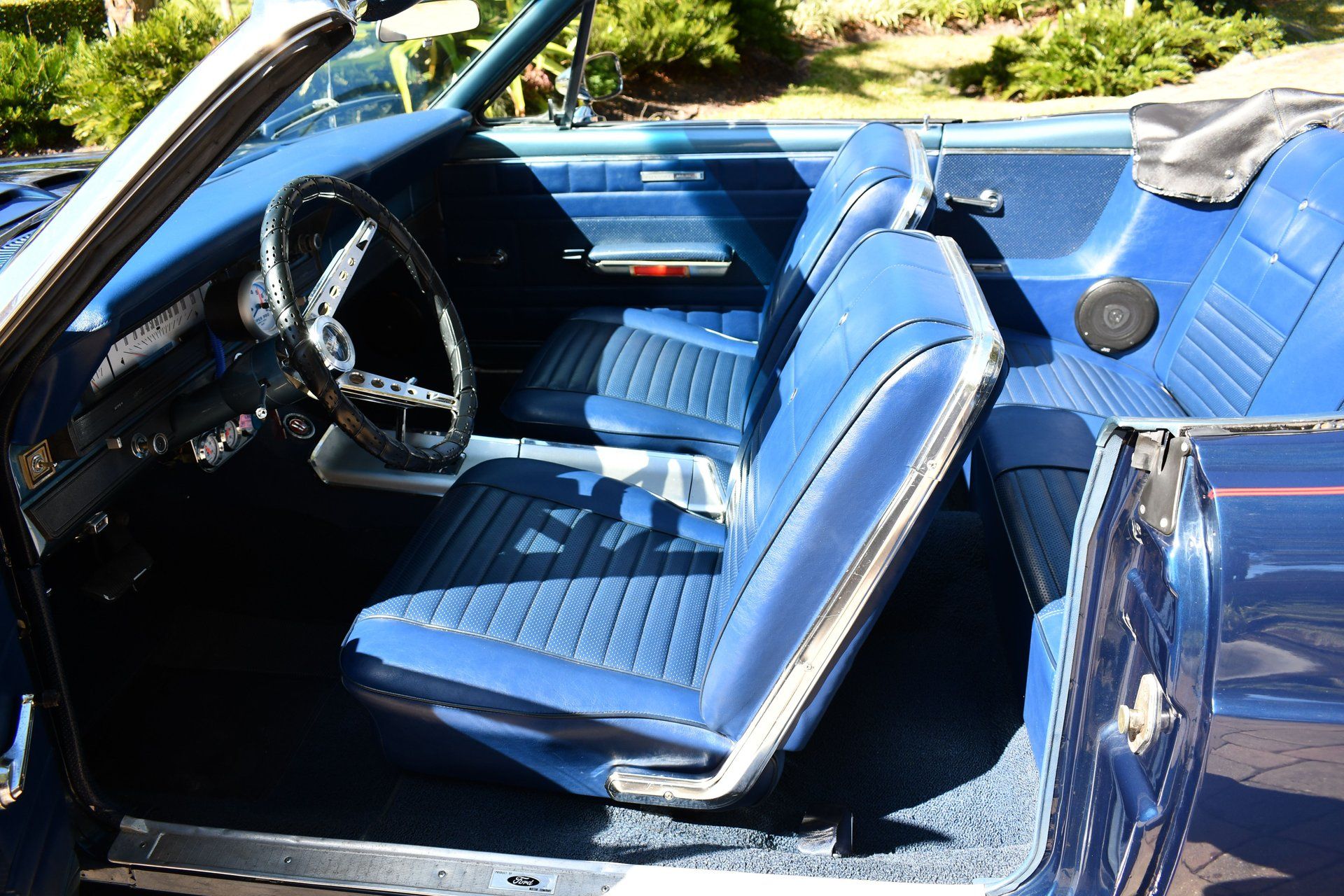 1966 FORD FAIRLANE 500XL - Image 3