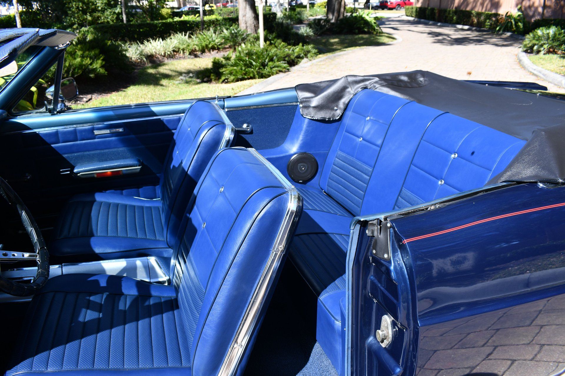 1966 FORD FAIRLANE 500XL - Image 4