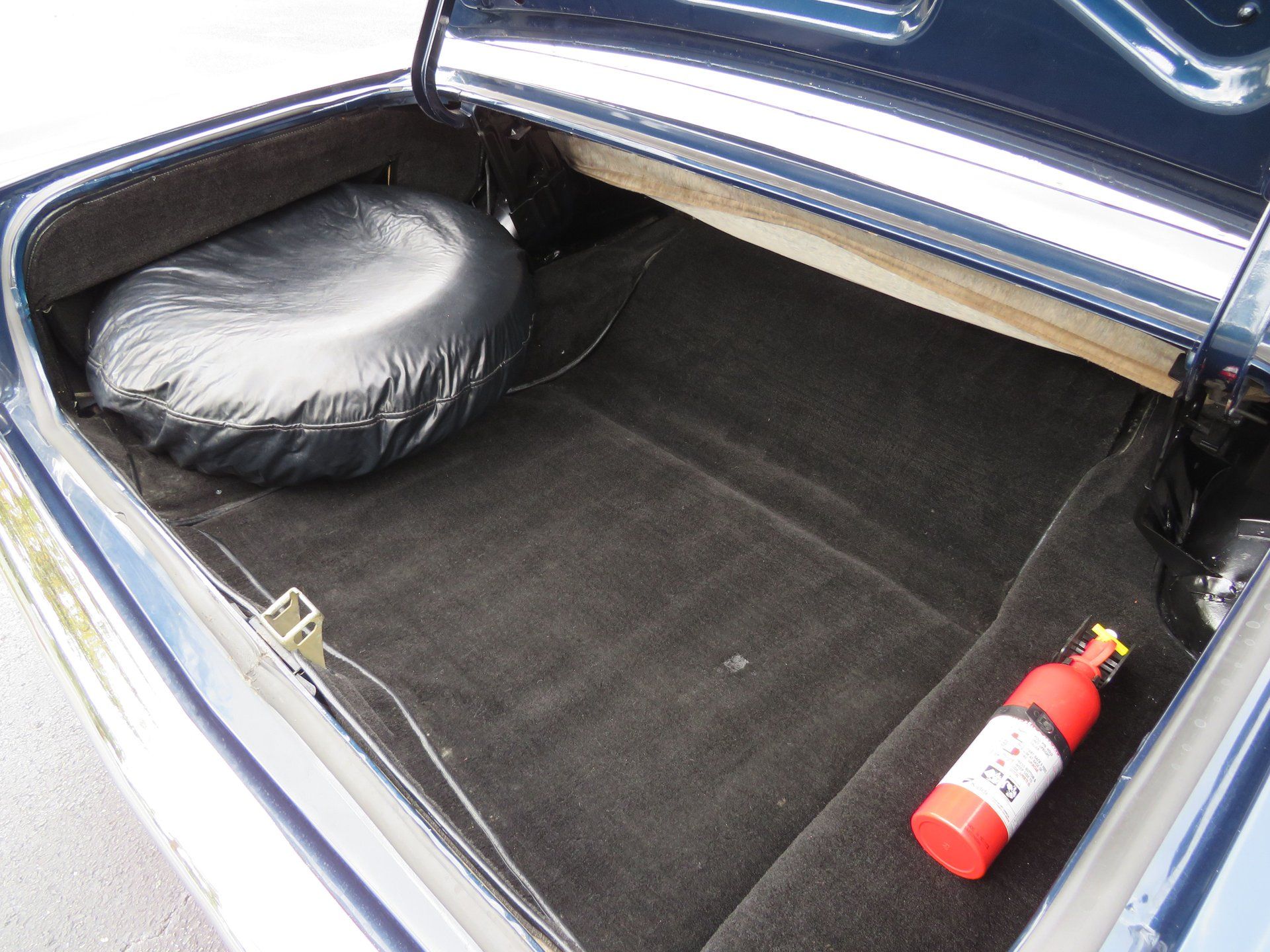 1966 FORD FAIRLANE 500XL - Image 7