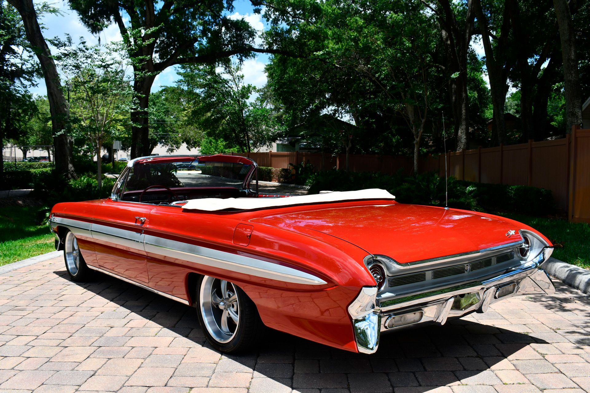 1961 OLDSMOBILE STARFIRE - Image 9